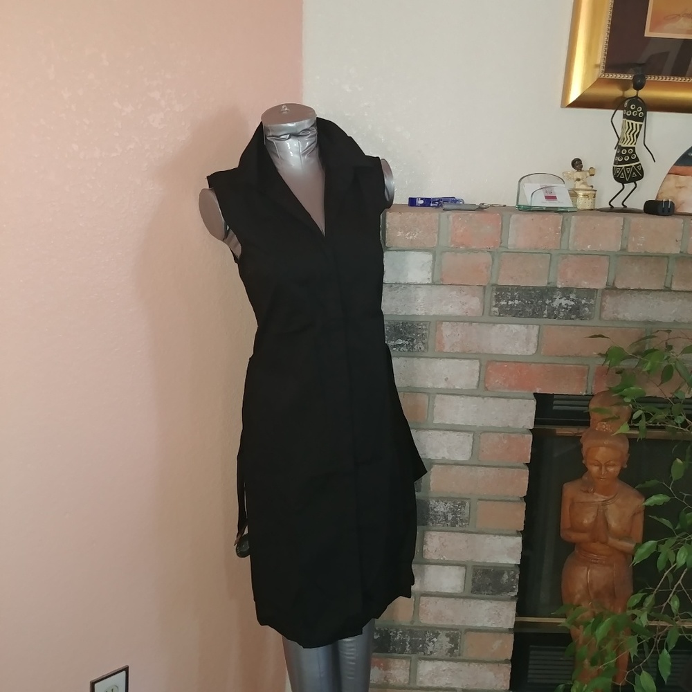 Short Sleeve Black Dress